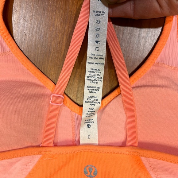NWT Lululemon top - Picture 4 of 4
